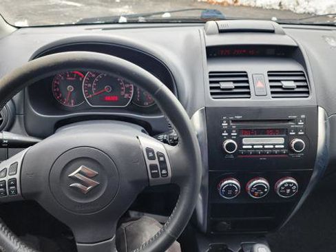 Used 2009 Suzuki SX4 AWD Hatchback w/ Touring Pkg image 17