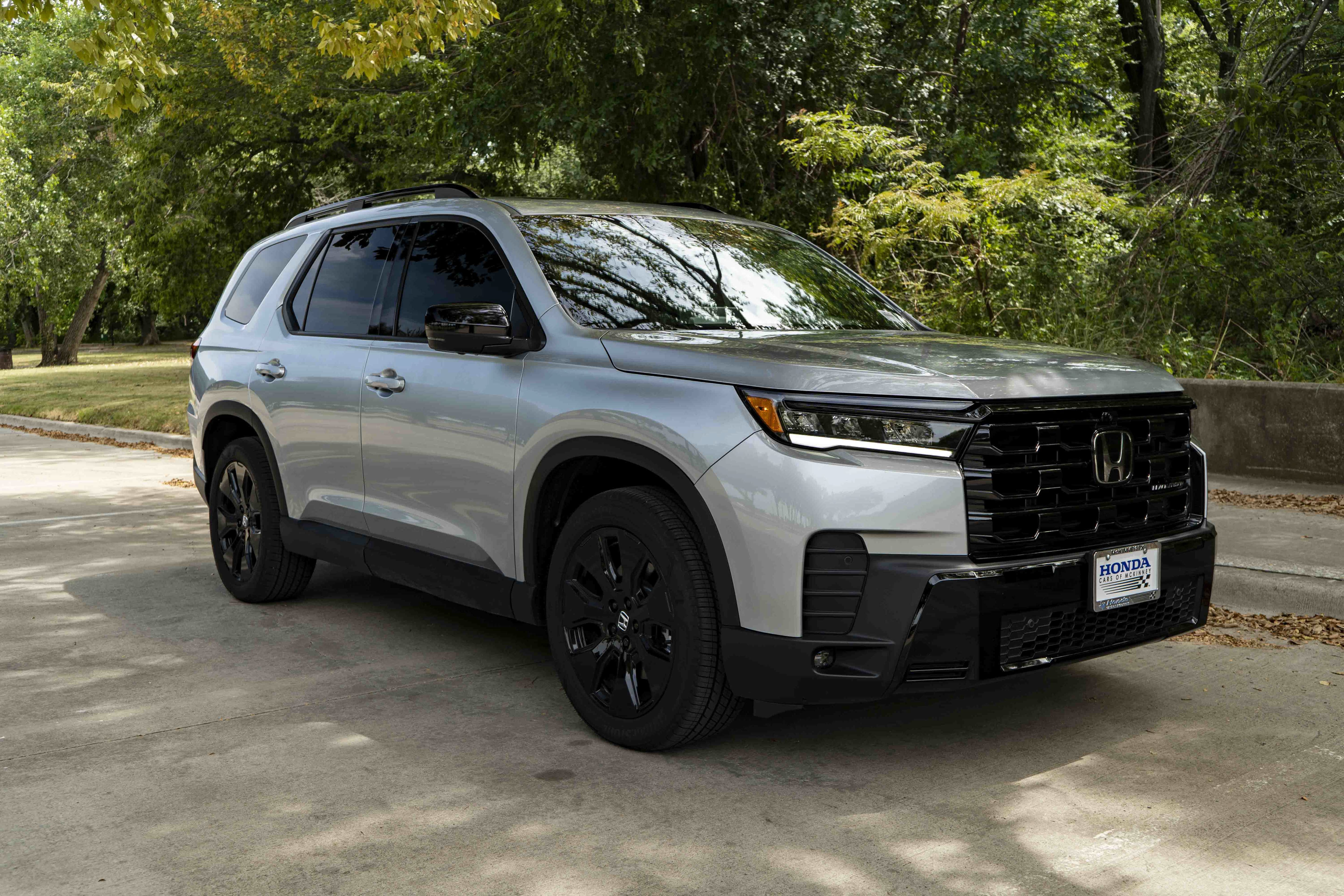 Certified 2026 Honda Pilot Black Edition image 2