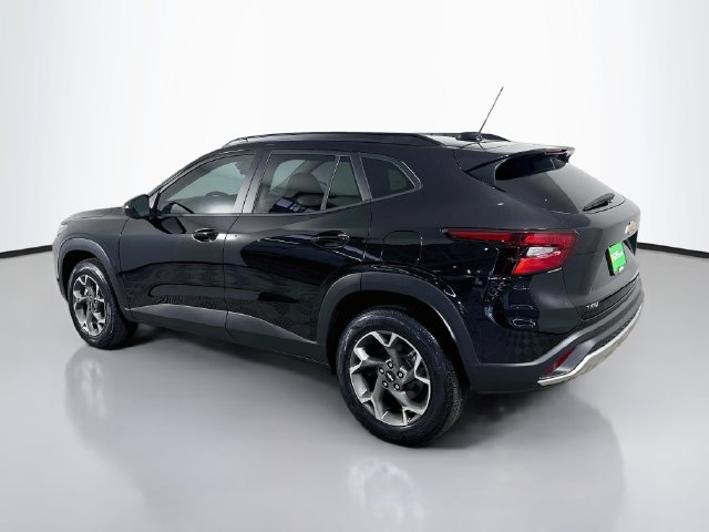 Used 2026 Chevrolet Trax LT w/ LT Convenience Package FWD image 7