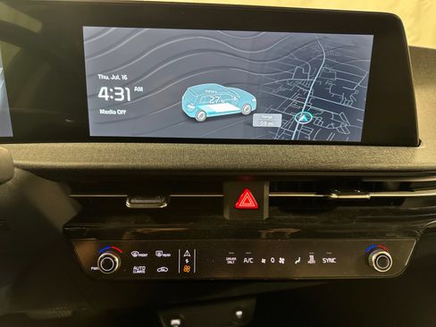 Certified 2024 Kia EV6 Wind w/ Wind Technology Package AWD/4WD image 32