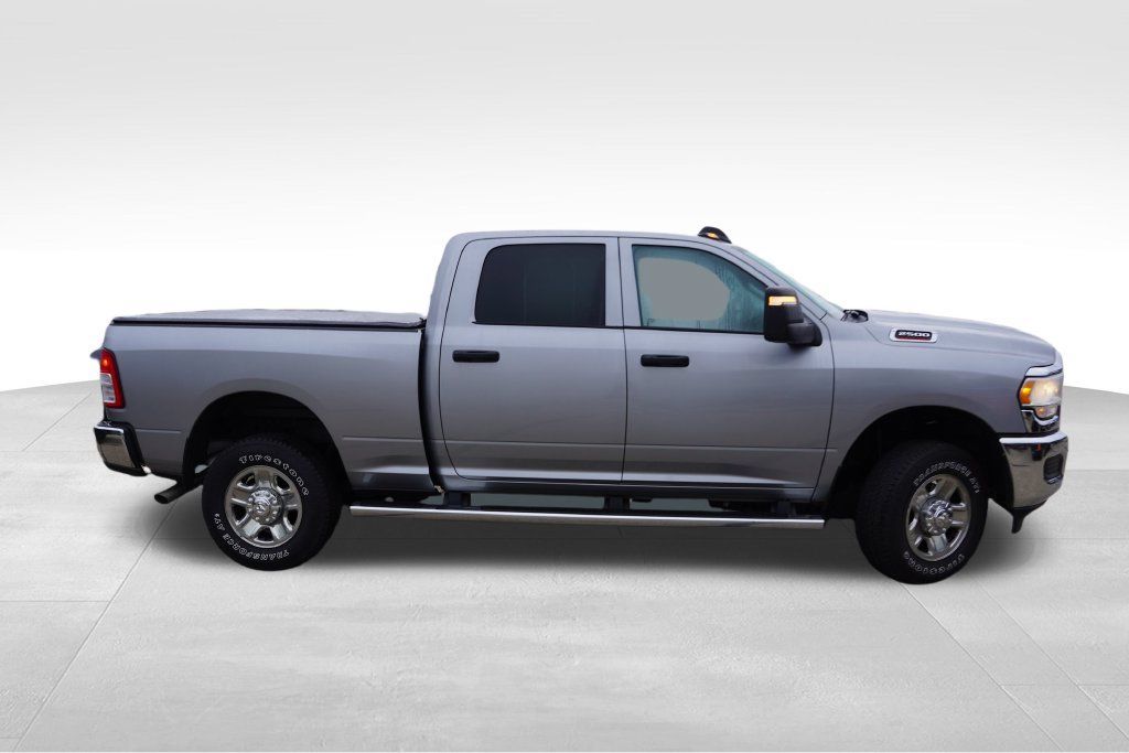 Used 2024 RAM 2500 Tradesman w/ Chrome Appearance Group AWD/4WD image 2