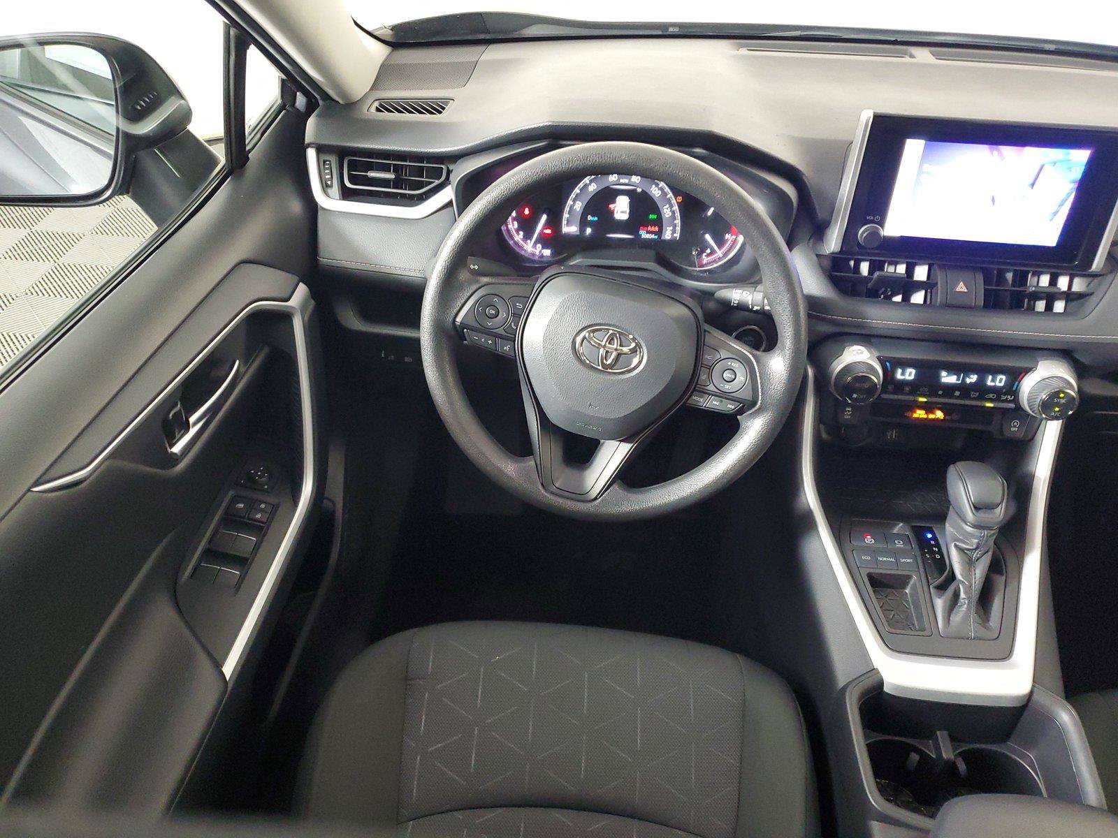 Used 2025 Toyota RAV4 XLE FWD image 12