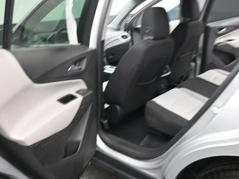 Used 2019 Chevrolet Equinox LT w/ Sun & Navigation Package FWD image 15