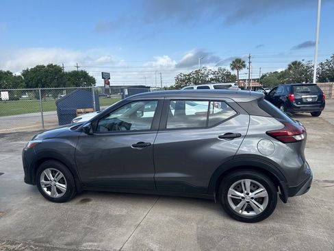 Used 2024 Nissan Kicks S image 8