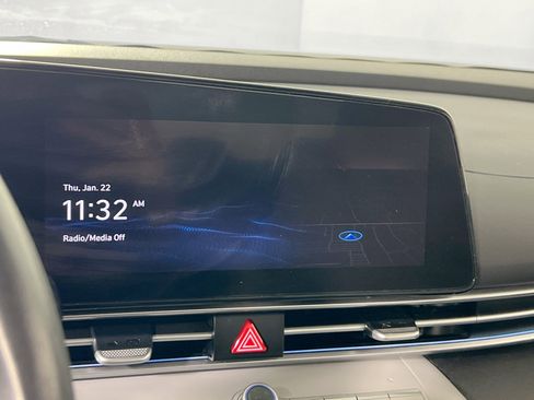 Used 2023 Hyundai Elantra Limited image 15