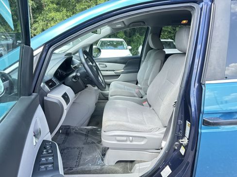 Used 2014 Honda Odyssey LX image 2