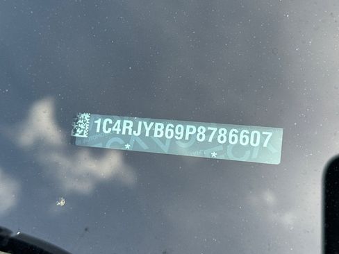 Used 2023 Jeep Grand Cherokee 4WD 4xe image 7