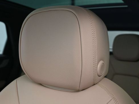 Certified 2026 Porsche Cayenne AWD/4WD image 19