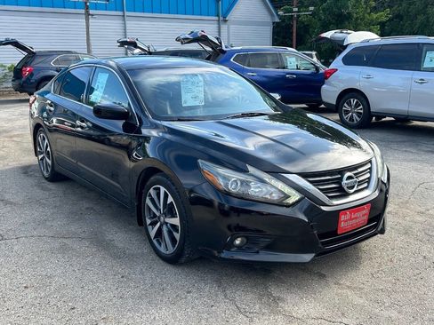 Used 2016 Nissan Altima 2.5 SR w/ LED Appearance Package FWD image 14