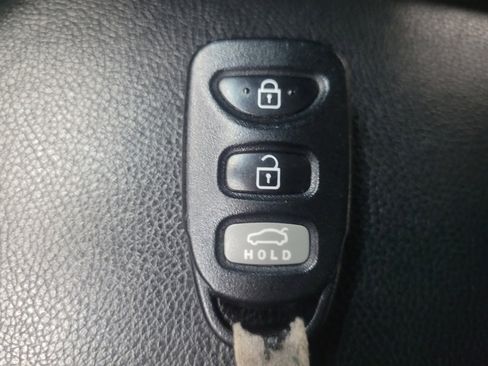 Used 2015 Hyundai Elantra SE w/ Option Group 03 FWD image 32