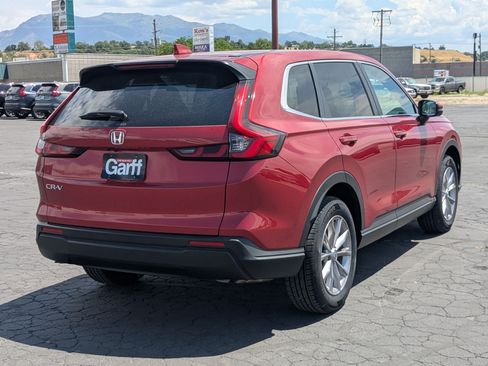 Used 2024 Honda CR-V EX image 3