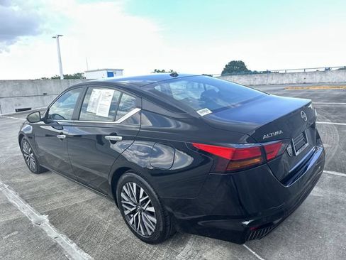 Used 2024 Nissan Altima 2.5 SV FWD image 31