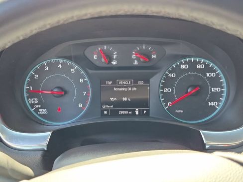 Used 2023 Chevrolet Traverse LT FWD image 12