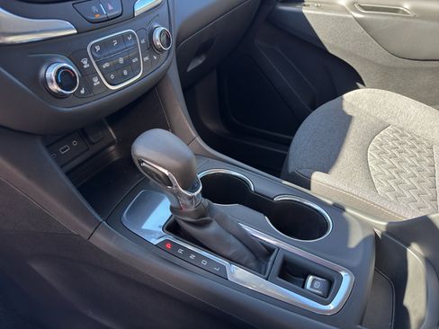 Used 2022 Chevrolet Equinox LT w/ Driver Convenience Package image 13