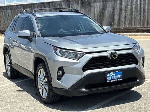Used 2021 Toyota RAV4 XLE Premium FWD image 8
