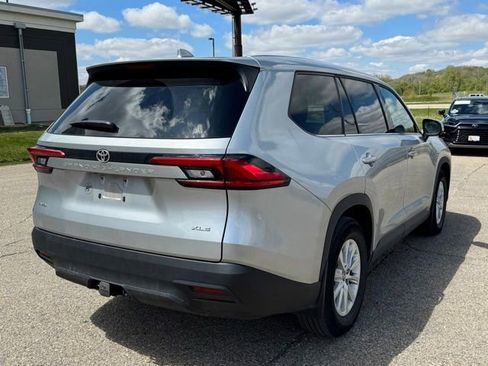 Used 2024 Toyota Grand Highlander AWD image 13