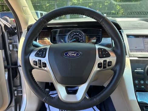 Used 2019 Ford Taurus Limited FWD image 17