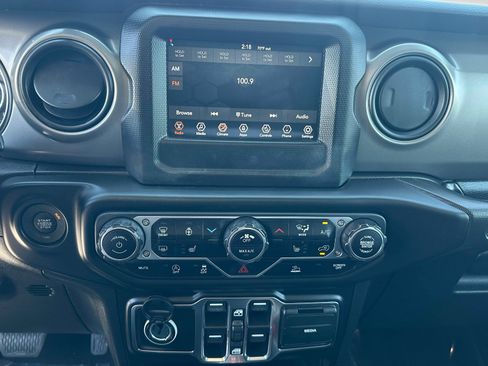 Used 2022 Jeep Wrangler Unlimited Sport AWD/4WD image 8