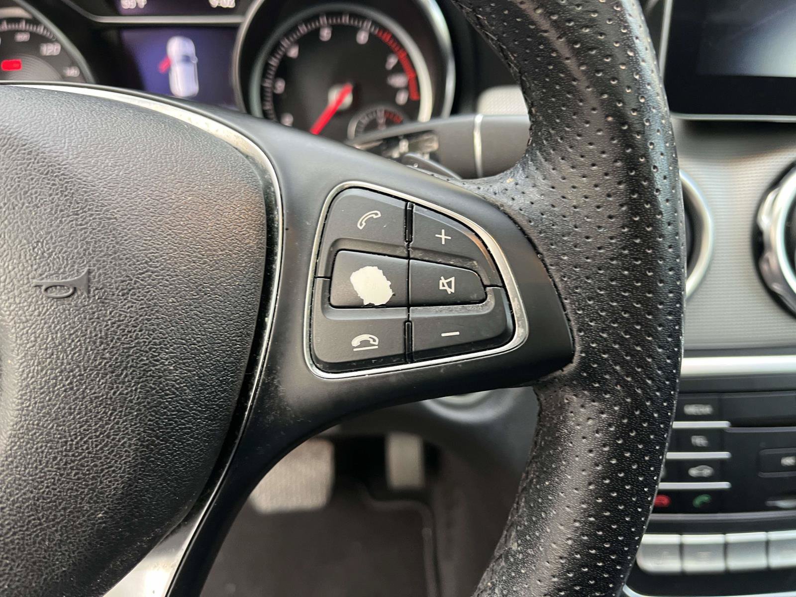 Used 2019 Mercedes-Benz GLA 250 4MATIC image 32