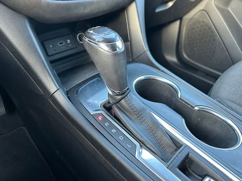 Used 2019 Chevrolet Equinox LT w/ Driver Convenience Package FWD image 28