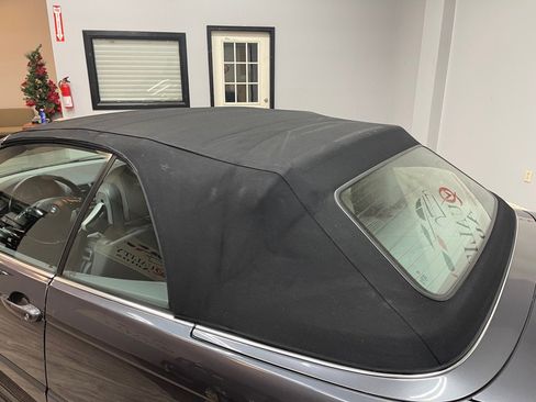 Used 2006 BMW 330Ci Convertible image 9