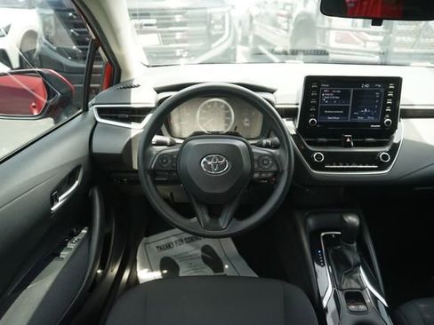 Used 2021 Toyota Corolla LE FWD image 21