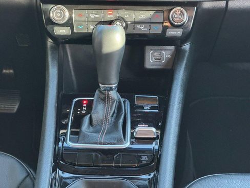 Used 2022 Jeep Compass Limited image 14