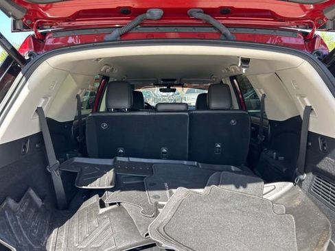 Used 2024 Nissan Pathfinder SL image 9