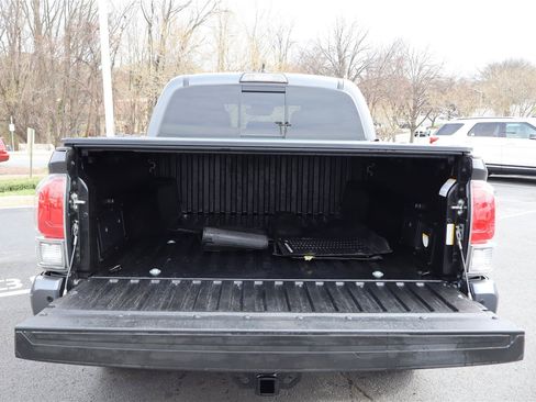 Used 2018 Toyota Tacoma Limited AWD/4WD image 5