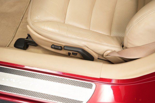 Used 2008 Chevrolet Corvette Convertible w/ Preferred Equipment Group RWD image 26