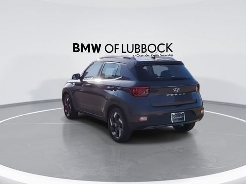 Used 2025 Hyundai Venue SEL FWD image 7