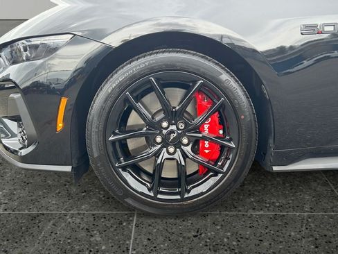 Used 2025 Ford Mustang GT Premium RWD image 4