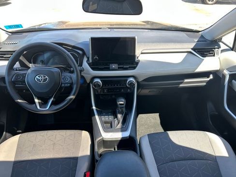 Used 2024 Toyota RAV4 XLE AWD/4WD image 18
