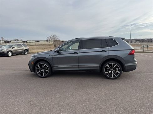 Used 2022 Volkswagen Tiguan SEL R-Line image 5