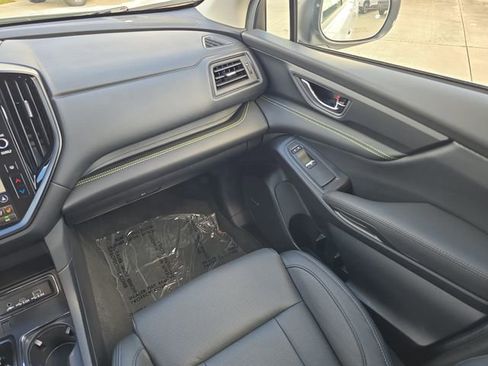 Used 2025 Subaru Ascent Bronze Edition w/ Onyx Package image 11