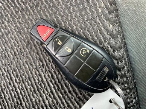 Used 2017 RAM 1500 Classic SLT image 22