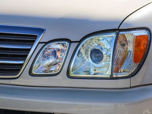 Used 2003 Lexus LX 470 4WD image 15