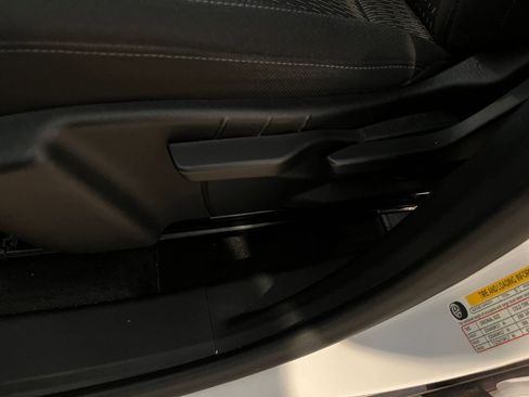 Used 2025 Chevrolet Equinox LT image 22