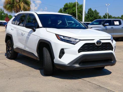 Used 2024 Toyota RAV4 LE FWD image 23