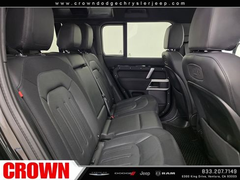 Used 2022 Land Rover Defender 110 X-Dynamic SE AWD/4WD image 18