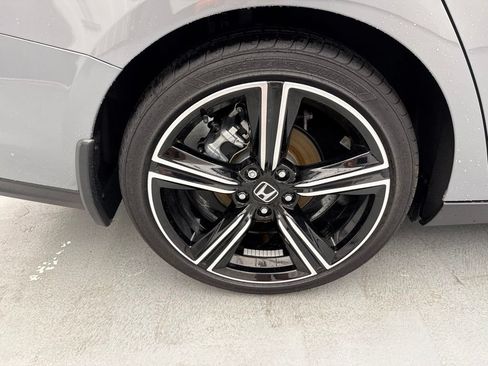 Used 2025 Honda Accord Sport image 12