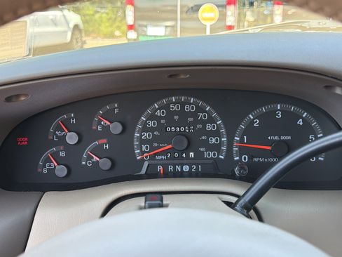 Used 1998 Ford Expedition 2WD image 32