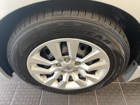 Used 2016 Nissan Altima 2.5 S w/ Power Driver Seat Package FWD image 4