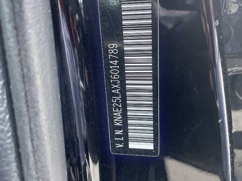 Used 2018 Kia Stinger Premium RWD image 30