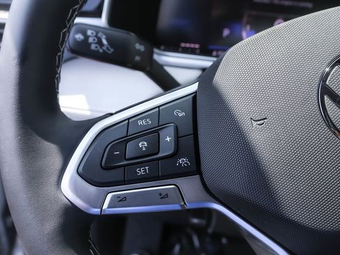 New 2025 Volkswagen Taos SE image 25