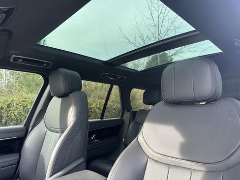 Certified 2023 Land Rover Range Rover SE image 3