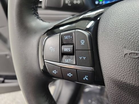 Certified 2025 Ford Escape Platinum AWD/4WD image 23
