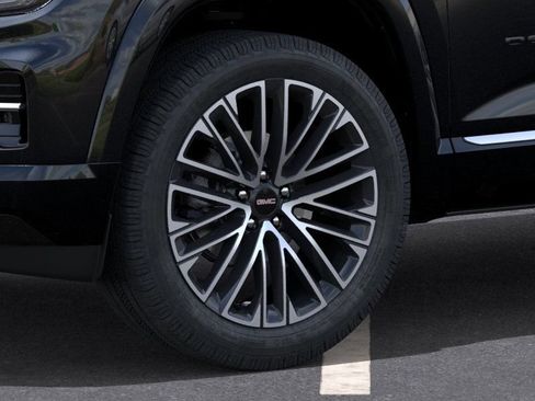 New 2026 GMC Terrain Denali w/ LPO, Black Badging Package AWD/4WD image 9