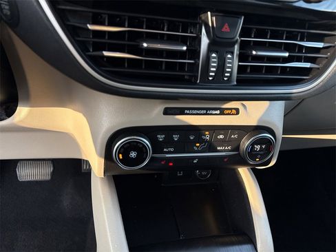 Used 2020 Ford Escape SEL image 30