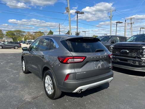 Used 2023 Ford Escape Active image 12